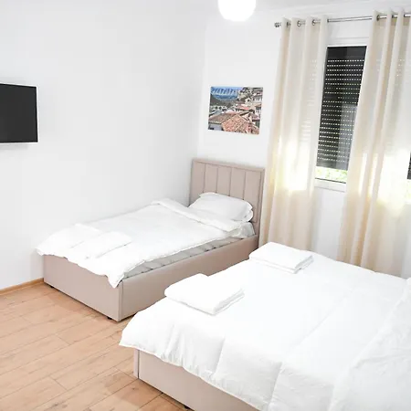 בית הארחה Edis בראט