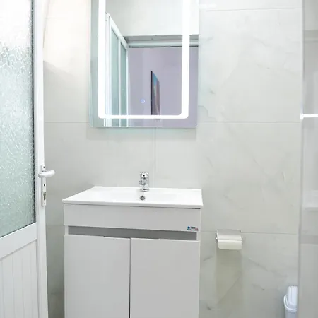 בית הארחה Edis בראט